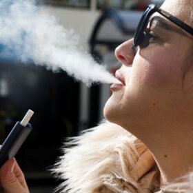 disposable e-cigarette